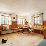 Chalet Tirola Huette *