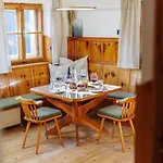Chalet Tirola Huette *
